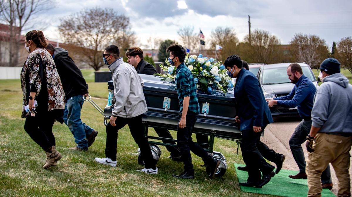 Funeral of Sergio Ramirez, Covid-19 victim, meat-packing plant worker.